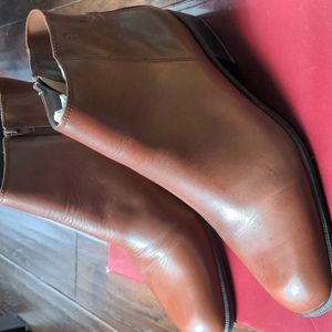 Etienne Aigner tobacco brown bootie size 9 leather